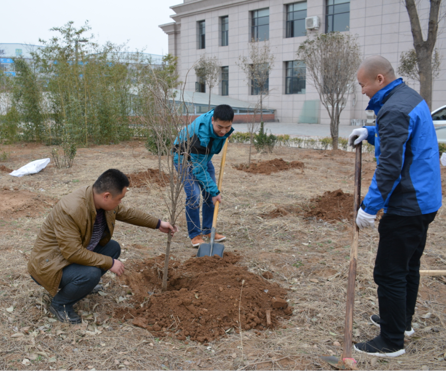 嵩陽(yáng)煤機(jī)植樹(shù)節(jié)